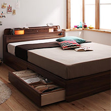 豊富な機能で快適な寝室 照明・コンセント付き収納ベッド(ダブル)
