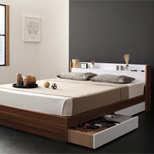 ミックスカラー×シンプルデザイン 棚・コンセント付き収納ベッド(シングル)