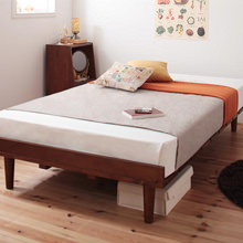 褐色の天然パイン材が魅力 ショート丈北欧デザインベッド (シングルフレーム)