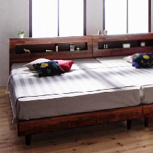 木目調デザインの存在感 棚・コンセント付デザインすのこベッド (セミダブル)