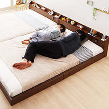 床に近い安心感 棚・照明・コンセント付ロング丈連結ベッド (連結タイプ)