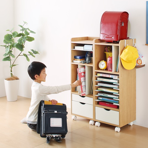 ひとりで準備ができる工夫たくさん ちょっと幅広のランドセルラックの