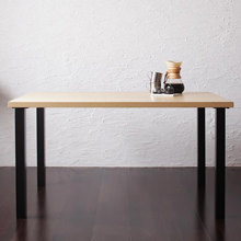 異素材デザイン モダンカフェ風リビングダイニング スチール脚テーブル