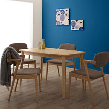 現代風の ヴィンテージインダストリアルデザインダイニング テーブルの