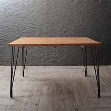 現代風の ヴィンテージインダストリアルデザインダイニング テーブル