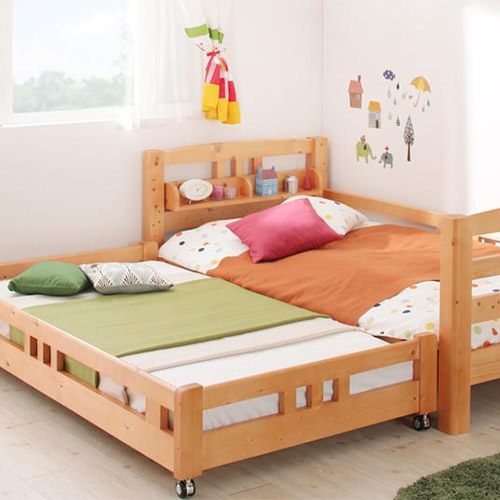 子どもから大人まで使えるマルチな使い道を実現した 棚付き親子2段ベッド