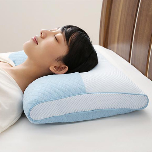 誰にでもぴったりフィットする寝心地が実現する 高さが調節できるやさしい枕