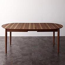 豊かな表情 天然木ウォールナット伸長式オーバルデザイナーズダイニング テーブル