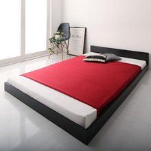 ゆったりサイズで優雅な眠りを シンプルフロアローベッド (セミダブル)