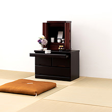 床座りで使いやすい高さのコンパクトに収納できる 仏壇チェスト