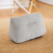 使い方いろいろ シンプルデザイン三角クッション グレー