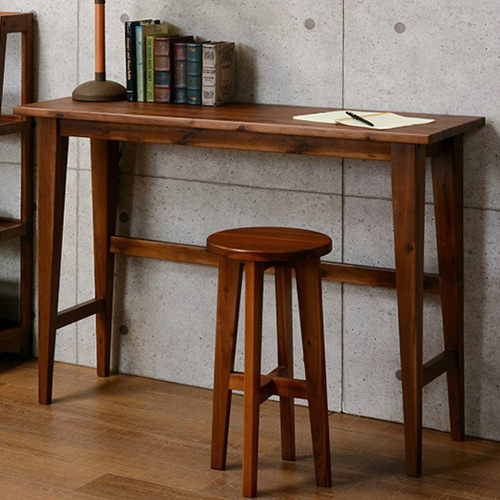 暖かみのある木目調とスッキリ直線的なデザインが印象的な コンソールテーブル
