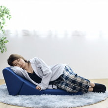 なりたい体勢に合わせて心地よくフィット 3WAYフロアクッション