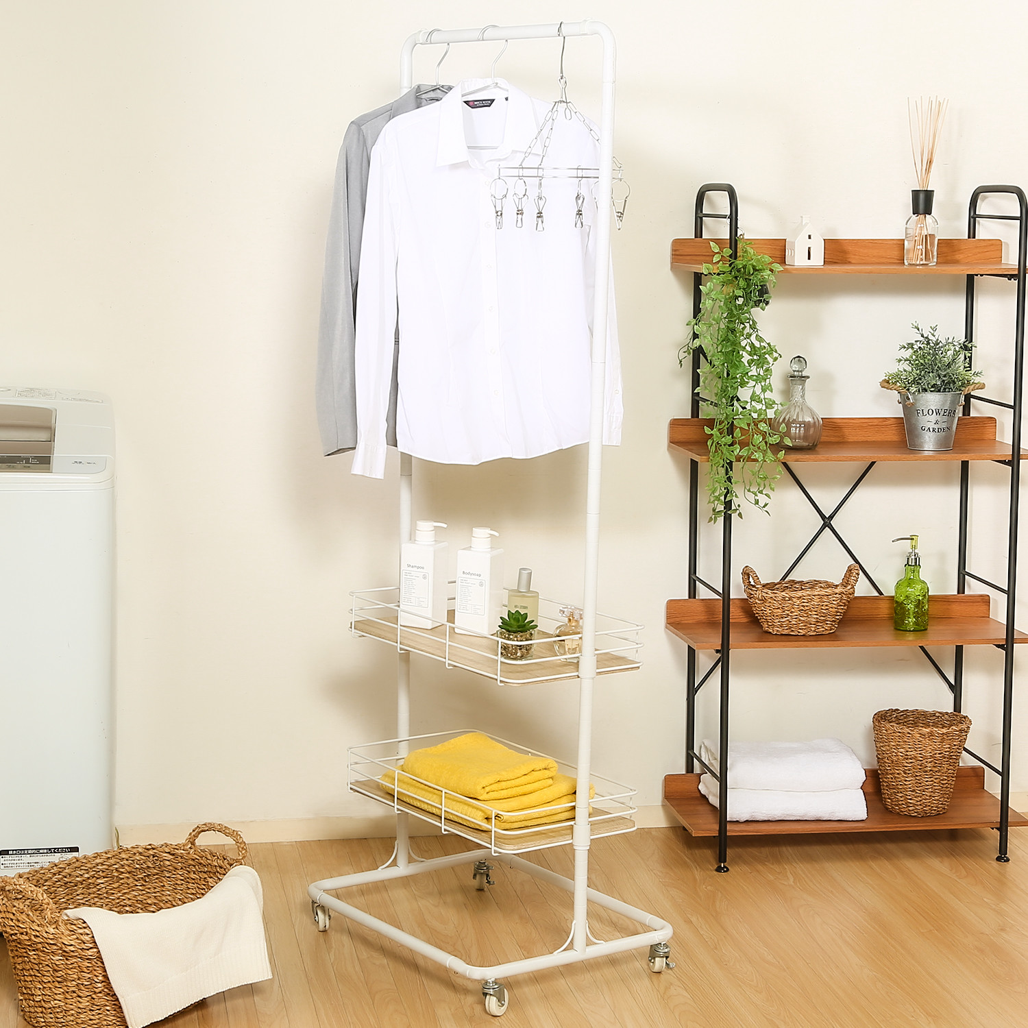 白が映えるおしゃれな雰囲気 ハンガーラック ホワイトの詳細 | カヴァース