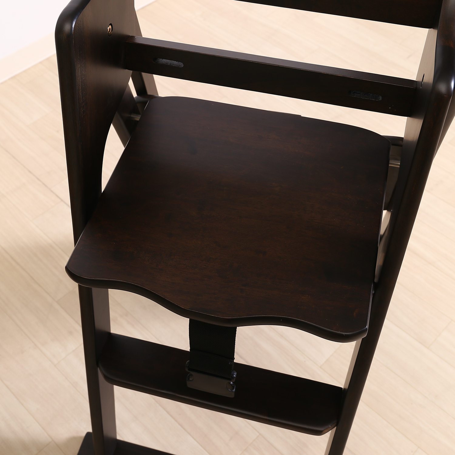 木の温もりを感じるハイタイプ 木製折り畳みベビーチェアーの詳細 カヴァース 木の温もりを感じるハイタイプ 木製折り畳みベビーチェアーの詳細 カヴァース