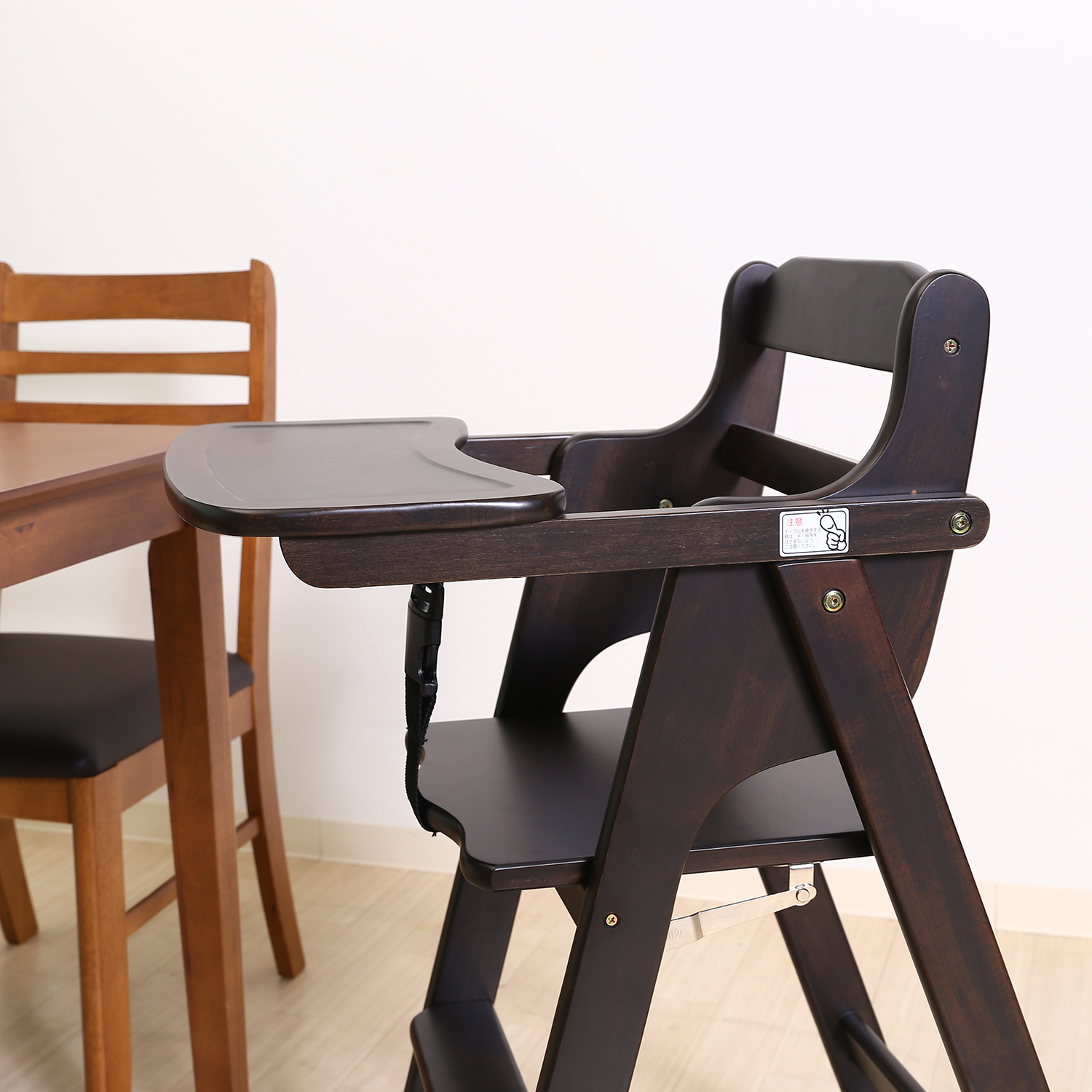 木の温もりを感じるハイタイプ 木製折り畳みベビーチェアーの詳細 カヴァース 木の温もりを感じるハイタイプ 木製折り畳みベビーチェアーの詳細 カヴァース