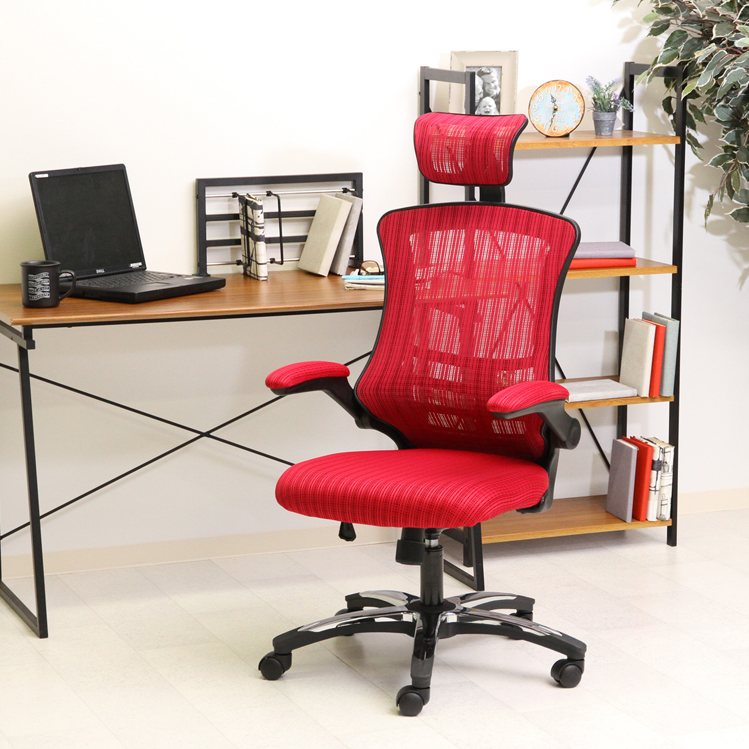 多機能で作業効率を上げる アームアップチェアー ワインレッドの詳細 カヴァース