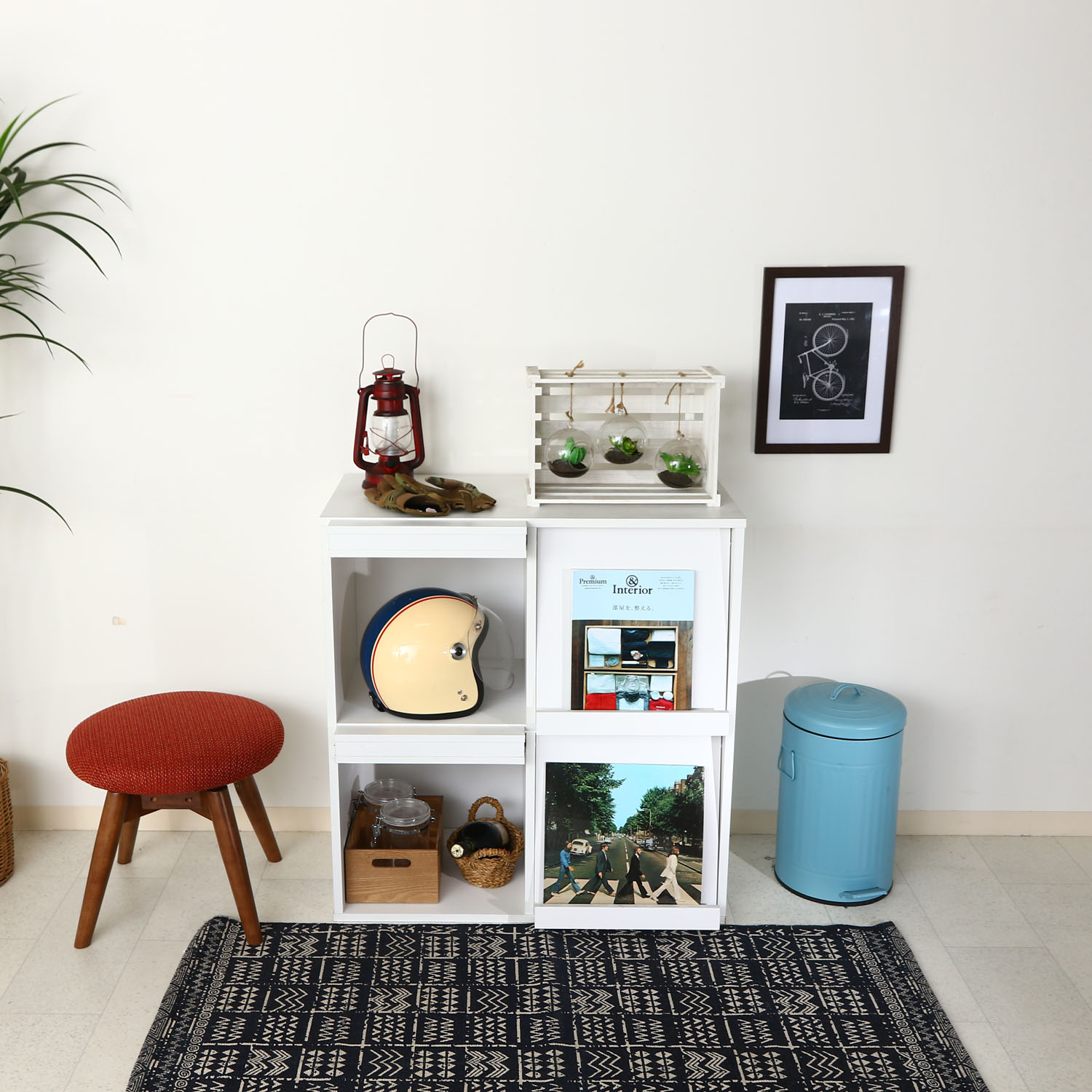 見せて隠せるお洒落な収納が実現 ディスプレイラック4マス ホワイトの