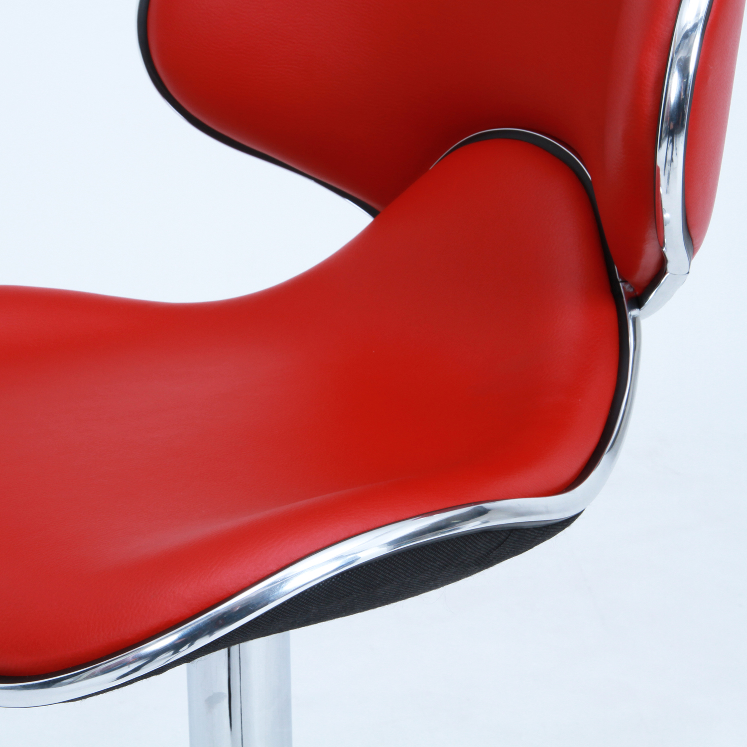 懐かしいレトロな雰囲気が漂う カウンターチェア レッドの詳細