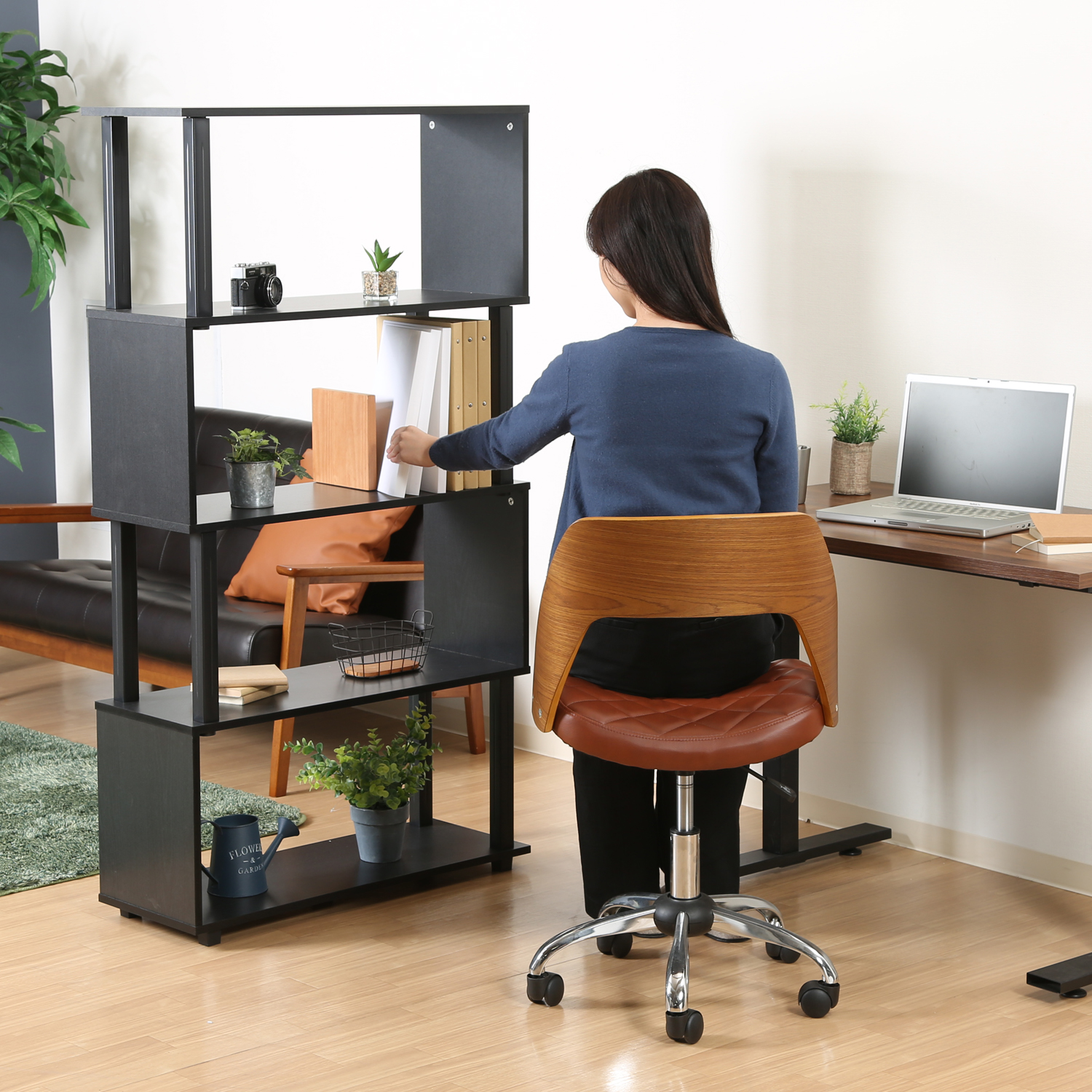 おしゃれ 大容量 幅広い 用途 ディスプレイラック ダークブラウン 伸縮式ラック SLIDE SHELF 高さ88cmタイプ | 家具・インテリア通販