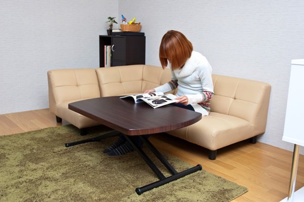 簡単に高さ調節が可能な ワンタッチアップダウンテーブル 幅120cm