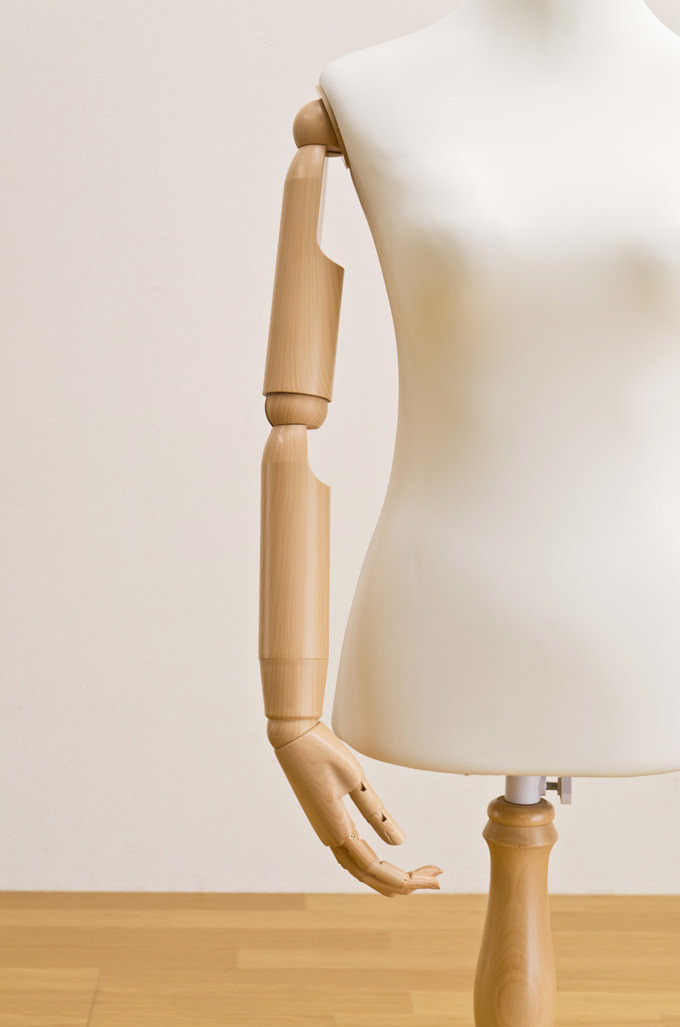 トルソー アーム付 肩・肘・手首・5本指稼働 送料無料❗️ 肩・肘・手首・指の関節を動かせる アーム付 トルソーの詳細
