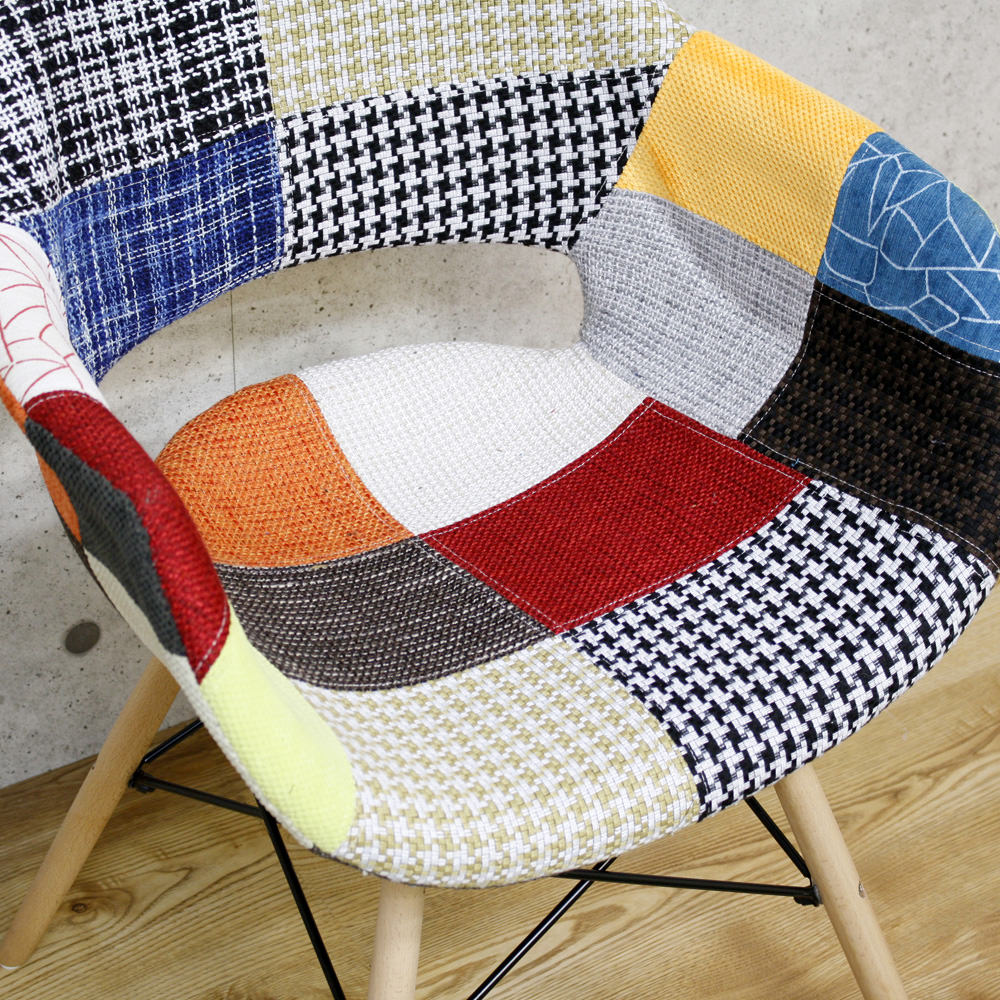 お部屋全体の雰囲気を明るくする パッチワークデザインチェアの詳細